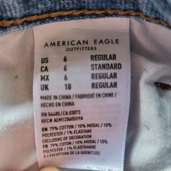 American Eagle Outfitters Mom Jeans Light Wash Size 6 - Picture 13 of 14